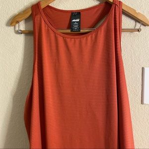 avia XL Tank orange with tags